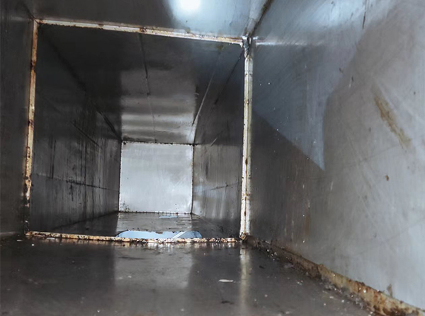 襄陽(yáng)市某交警隊(duì)排油煙設(shè)備清洗