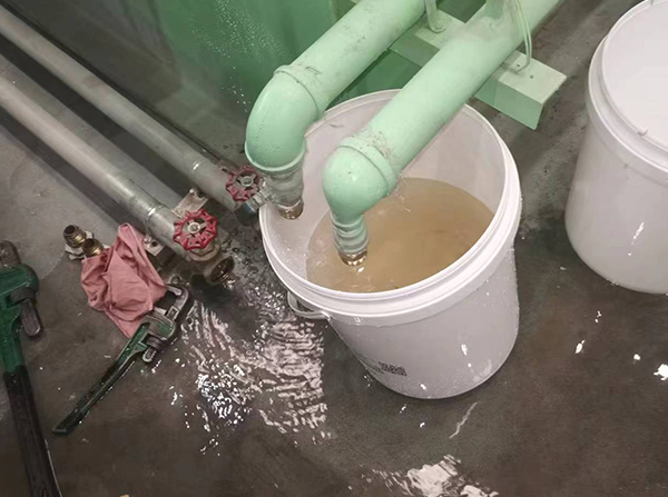 某工廠(chǎng)設(shè)備清洗